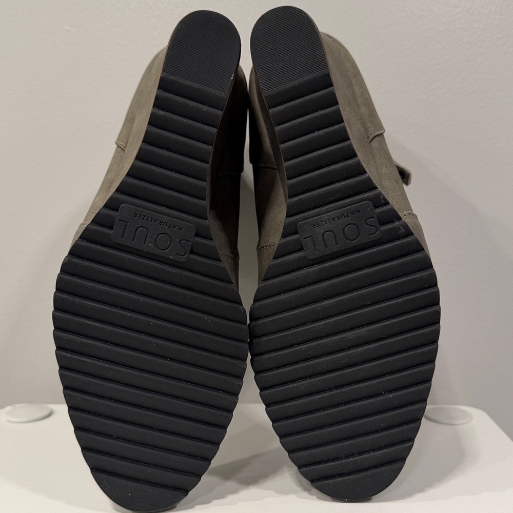 Stylish Taupe Wedge Ankle Boots SZ-8 - Picture 6 of 6